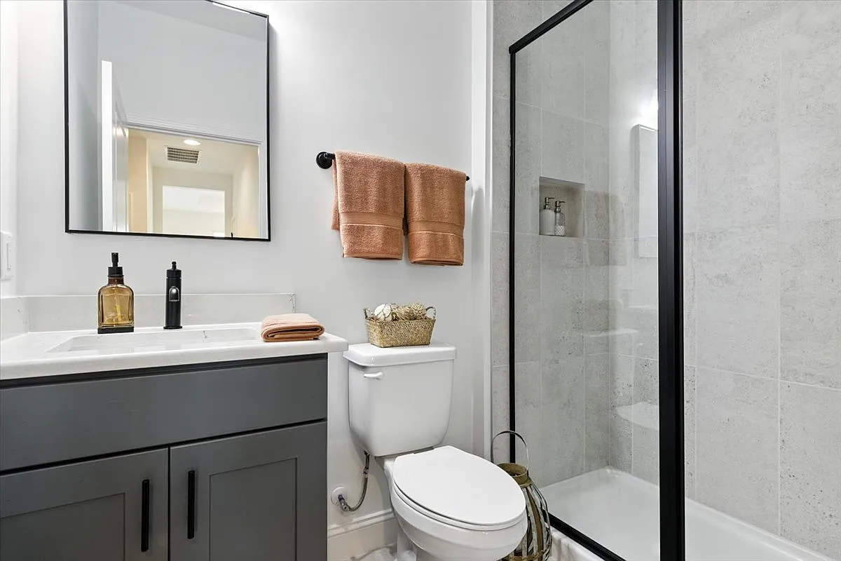 2 bed, 1466 sqft, $2,900 — Photo 4