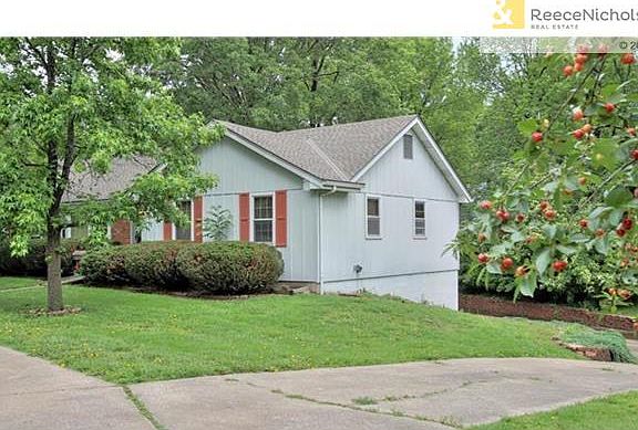 2nd image of 9011 Carter Cir