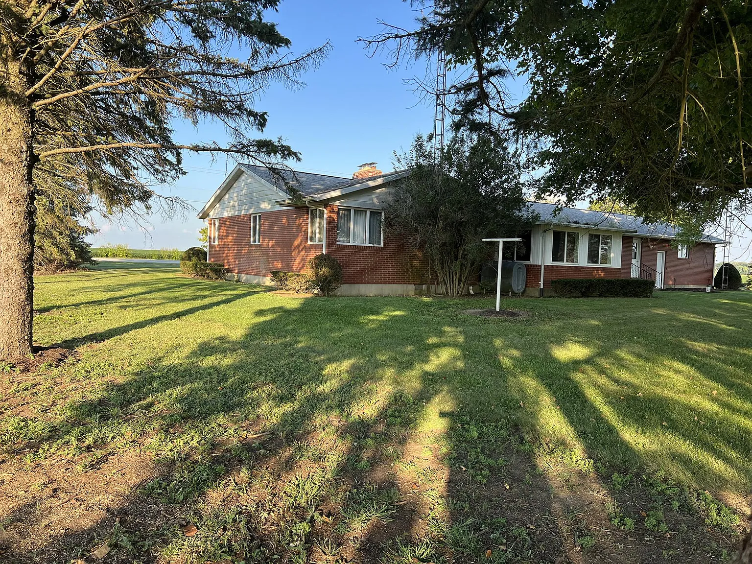 3 bed, 2.5 bath, 2440 sqft, $2,395 — Photo 4