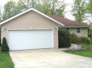 904 W Jefferson St, Marshfield, MO 65706