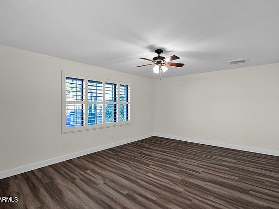 5th image of 603 W STRAFORD Drive