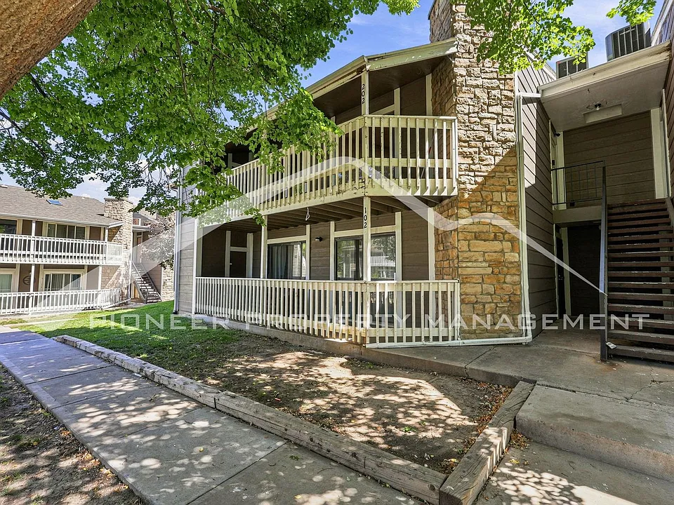 18163 E Kentucky Ave #202