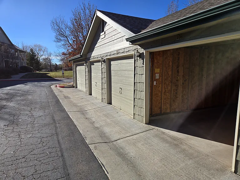 5225 White Willow Dr #M100 — Photo 15