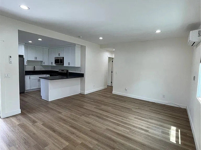 6600 Fishburn Ave — Photo 3