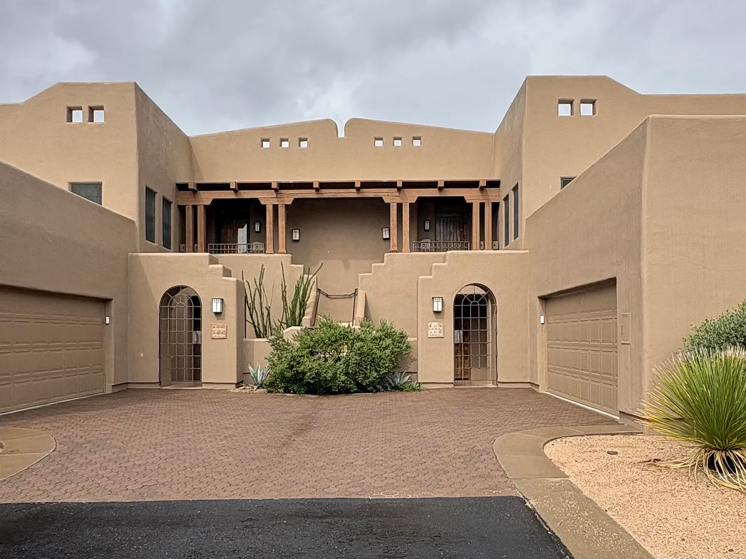 2 bed, 3.0 bath, 1970 sqft, $2,500 — Photo 1