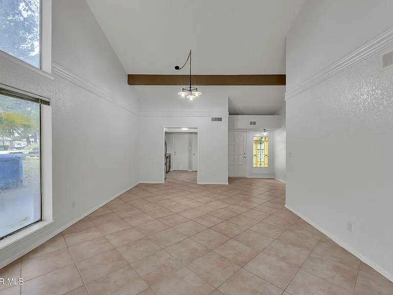 620 Lakeway Dr — Photo 25