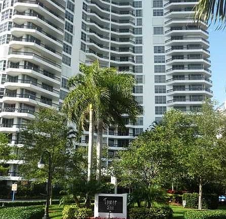 2nd image of 3530 Mystic Pointe Dr APT 1704