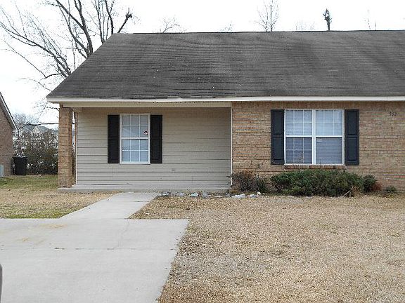 3rd image of 3320 A Moseley Dr