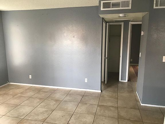 2nd image of 913 Bridgewater St APT B