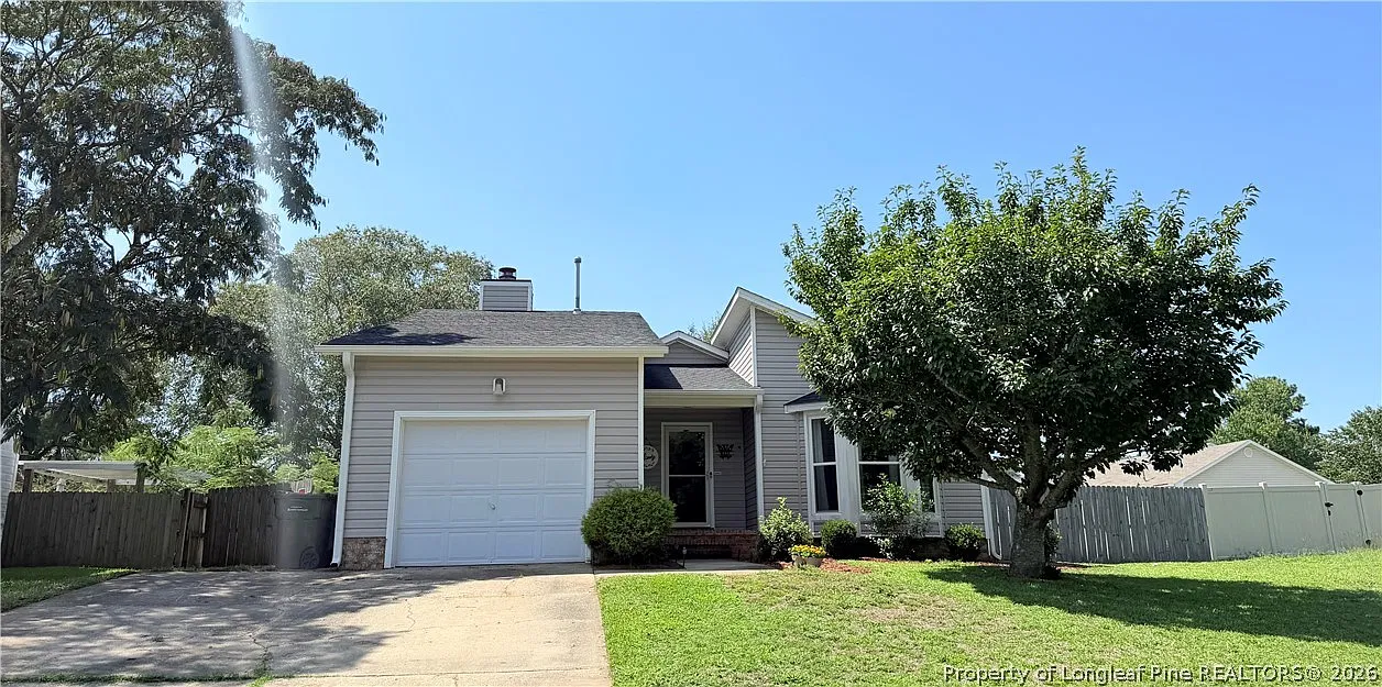 3 bed, 2.0 bath, 1331 sqft, $1,725 — Photo 2