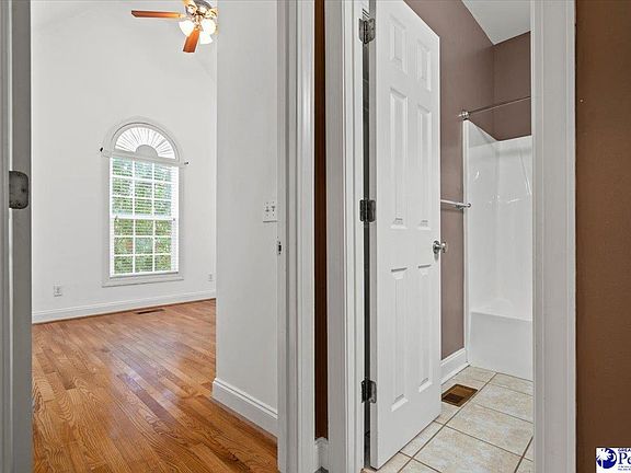 4th image of 1443 Nottingham Dr