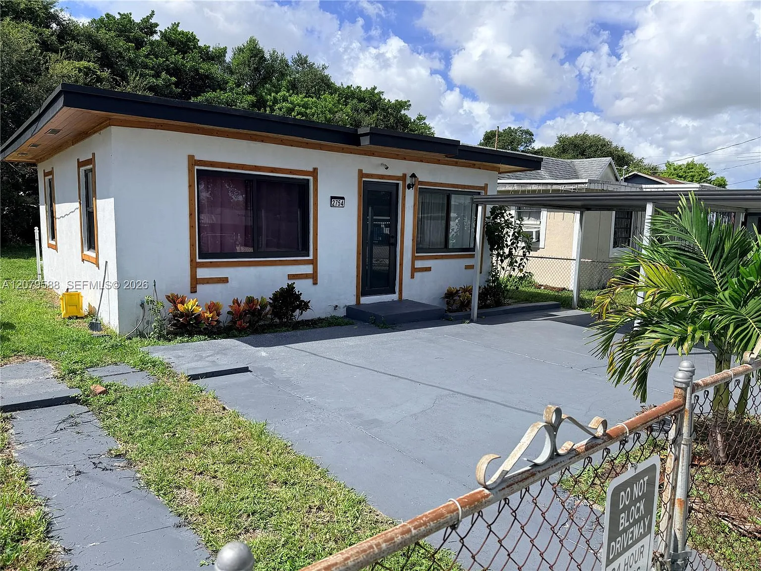 Hialeah Heights — Photo 4