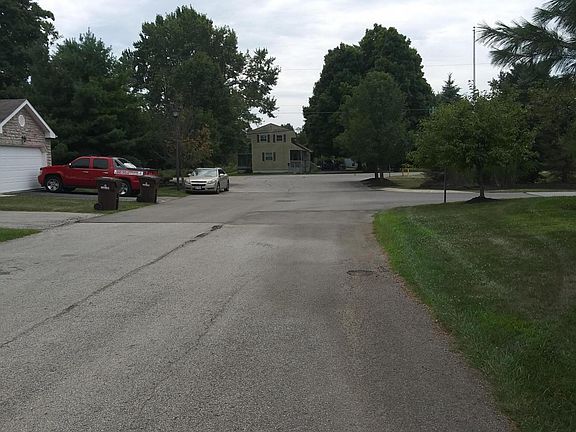 3rd image of 105 Weeping Willow Ln