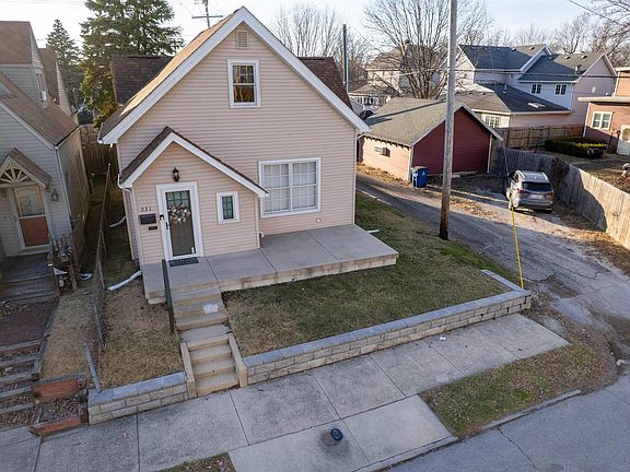 2nd image of 221 N D St