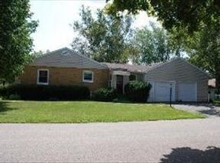 1033 Wheeler St, Woodstock, IL 60098