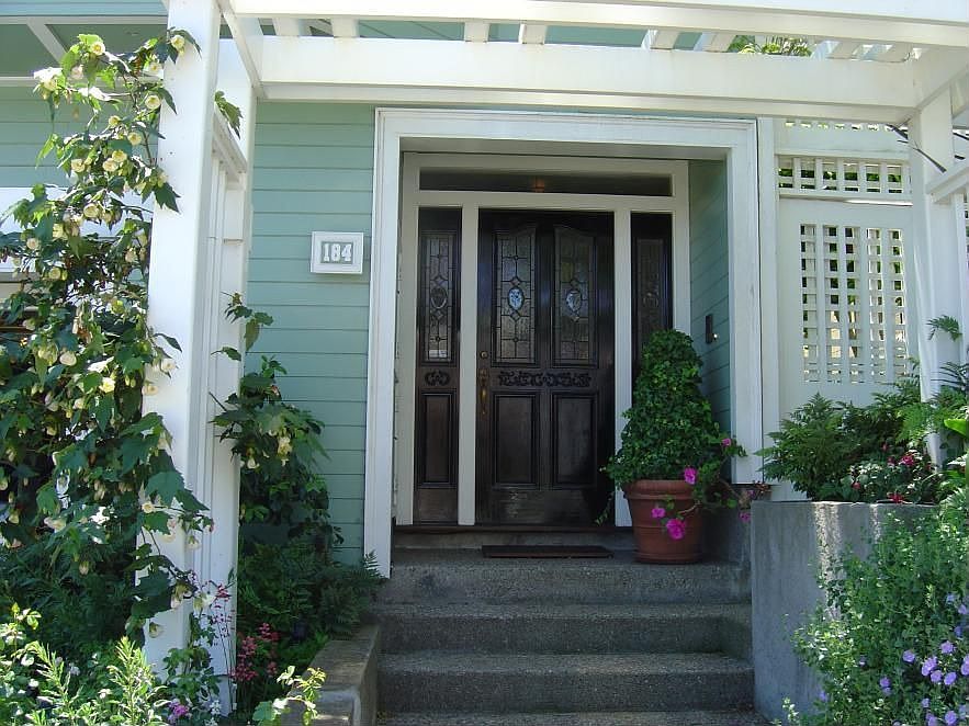 2nd image of 184 Ripley St