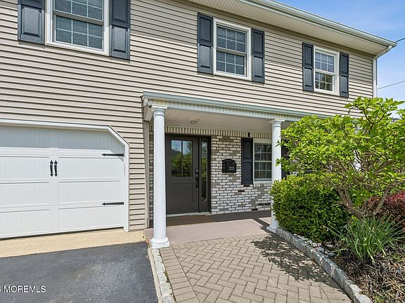 3rd image of 2225 Riviera Parkway