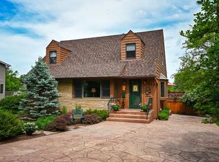 717 Riford Rd, Glen Ellyn, IL 60137