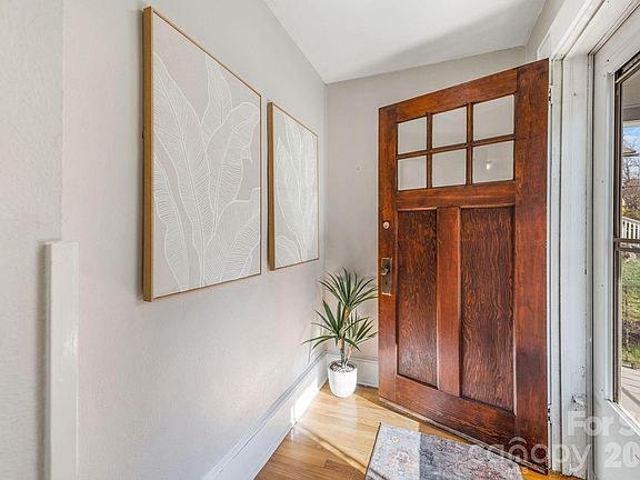 2nd image of 171 Wellington St