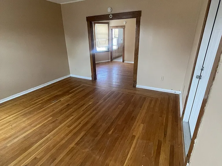 65 1st St #2 — Photo 3