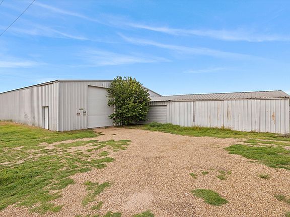 2nd image of 3541 Maverick Rd