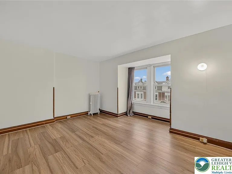 626 N 11th St — Photo 37