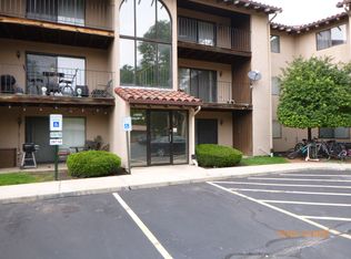 21W581 North Ave APT 70, Lombard, IL 60148