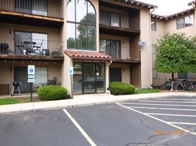 21W581 North Ave, Lombard, IL