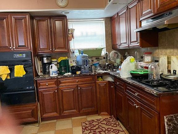 3rd image of 422 Underhill Ave