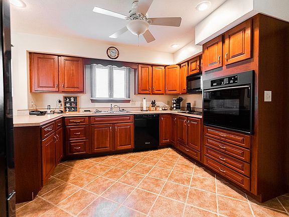 5th image of 15 Patrick Ct