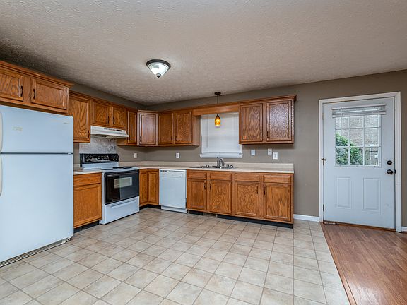 5th image of 735/737 Cobbler Ln E