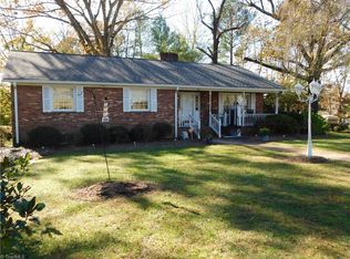 912 Andover St, Mount Airy, NC 27030