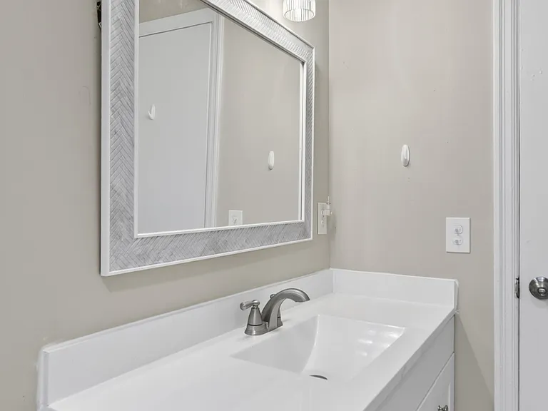 2209 Lindell Ave — Photo 32