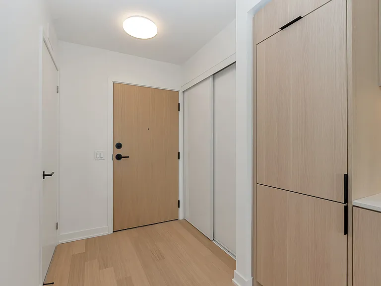 31 Huron St — Photo 12