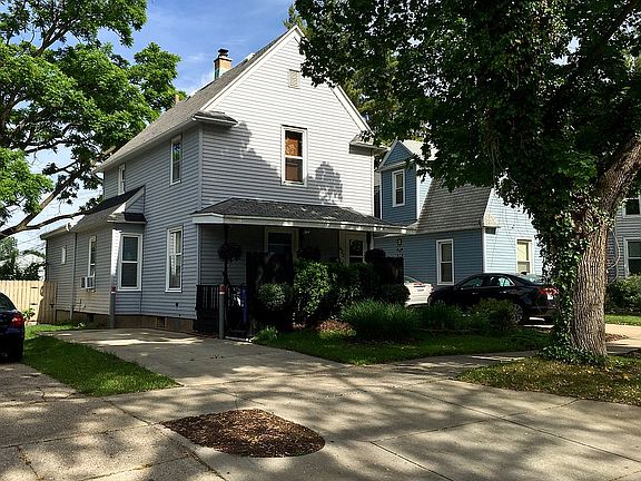 2nd image of 622 Prospect Ave NE