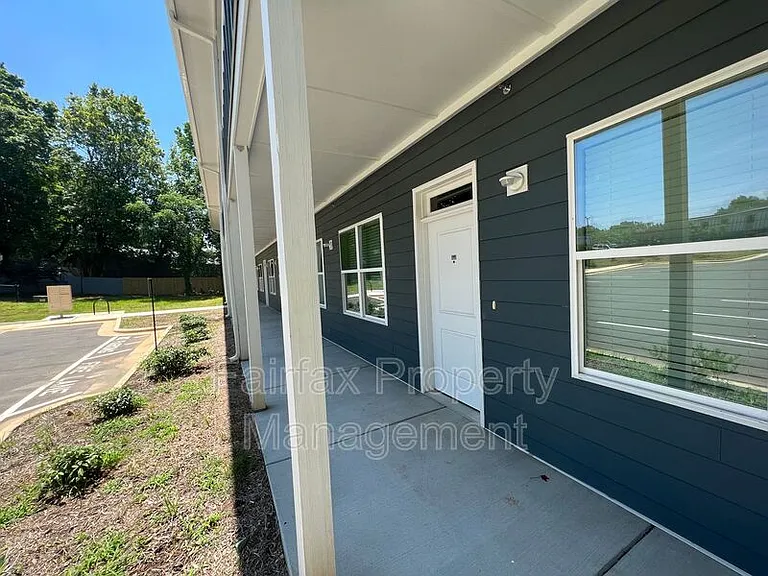 518 Boone St #104 — Photo 3