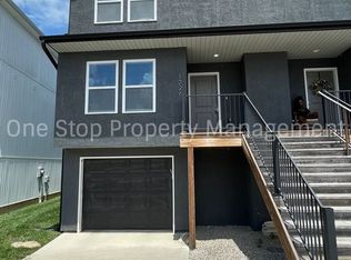 1226 NW 77th St, Kansas City, MO 64118