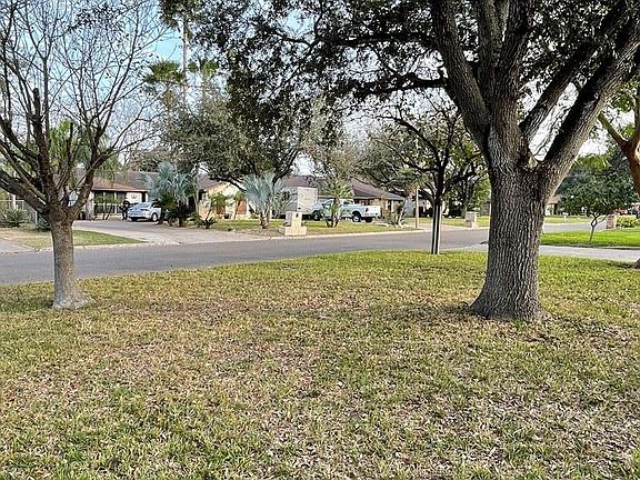 3rd image of 2027 Pena St
