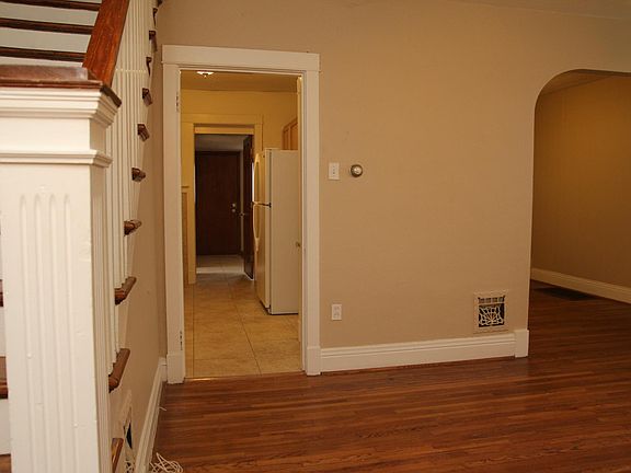 3rd image of 6111 Crescent Ave