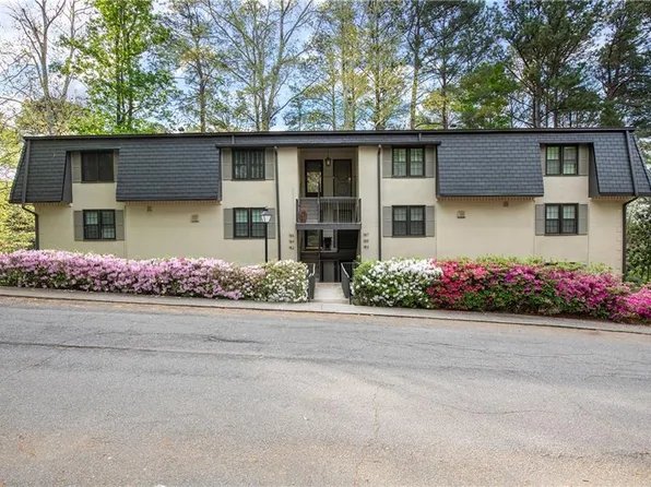 182 Triumph Dr NW, Atlanta, GA 30327