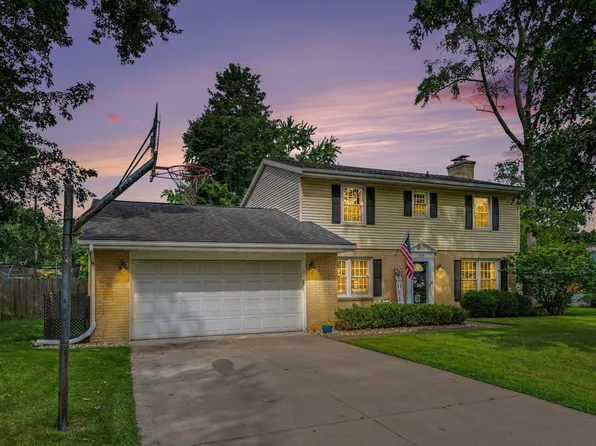 1505 Birch Dr, Elkhart, IN 46514