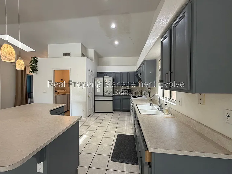 2227 E Edna Ave — Photo 8