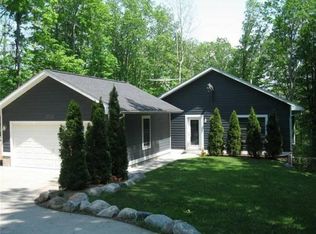 2303 Knollwood Dr, Harbor Springs, MI 49740
