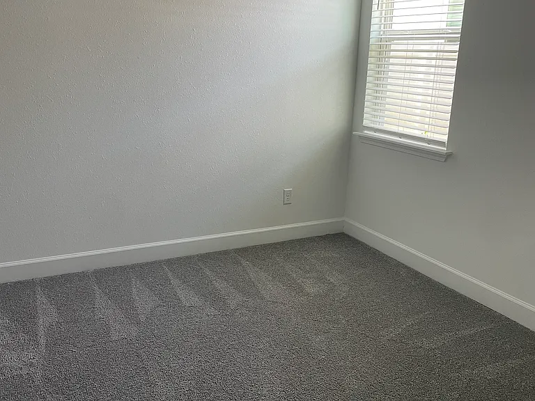 906 Lightsey Crossing Ln — Photo 9