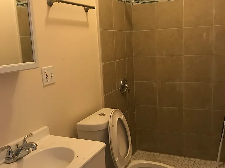 304 S Pacific Ave #2A — Photo 13