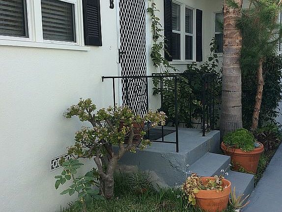 3rd image of 2315 Ocean Park Blvd APT B