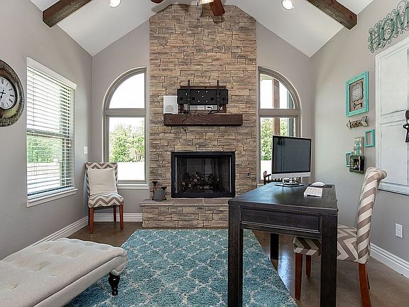 5th image of 8749 Manor Dr