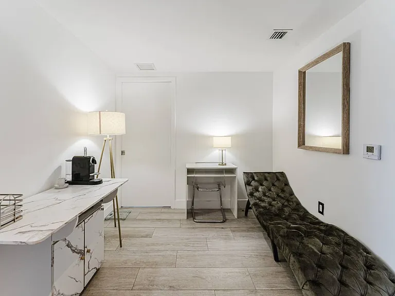 Building's Lounge