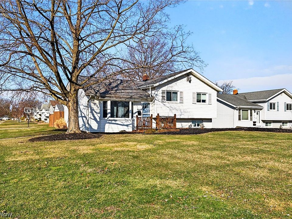 1st image of 882 Bayridge Blvd