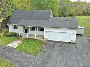 9325 Tonawanda Creek Rd S, Clarence Center, NY 14032